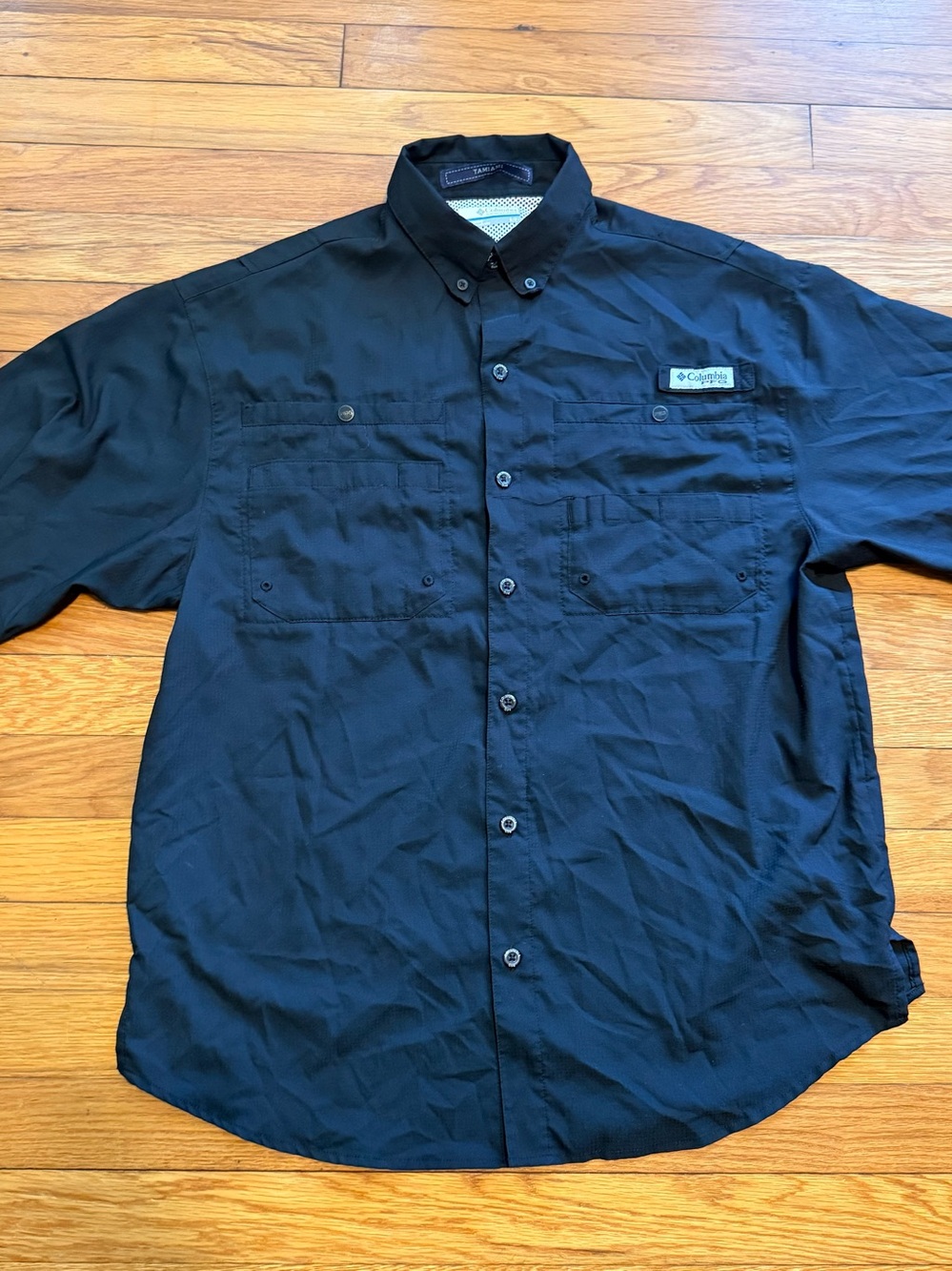 Columbia Black and White Mesh-Lined Fishing Shirt